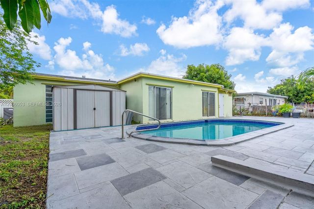 6534 NW 2nd St, Margate, FL 33063