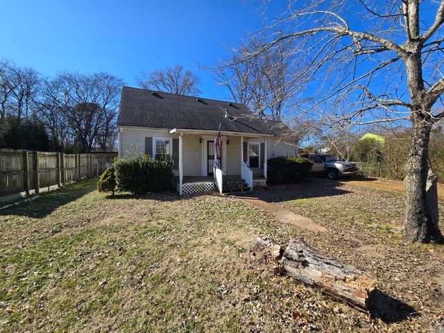 966 Greenwood Ct, Clarksville, TN 37040