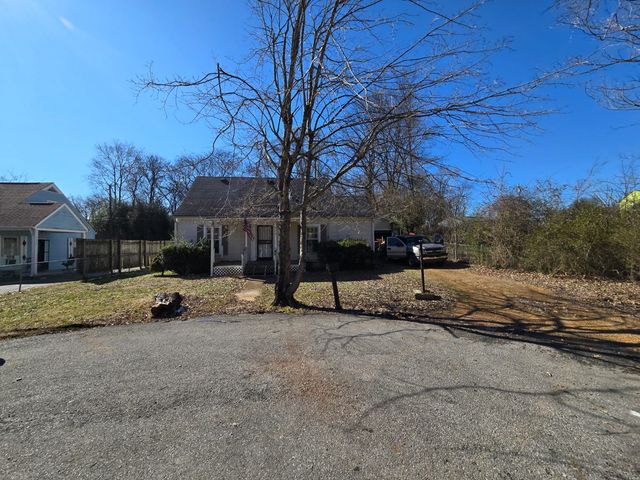 966 Greenwood Ct, Clarksville, TN 37040