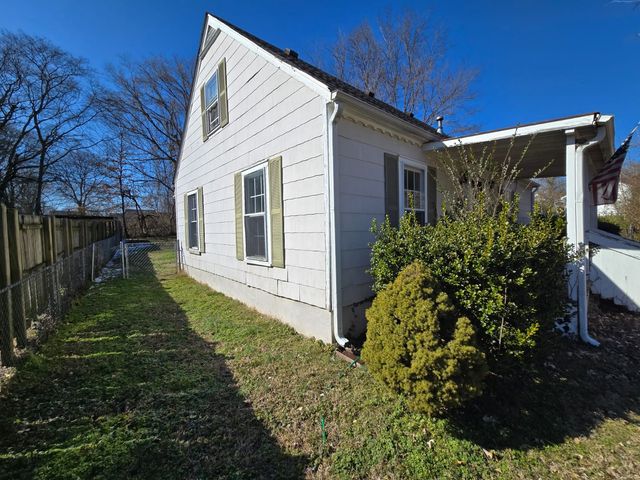 966 Greenwood Ct, Clarksville, TN 37040