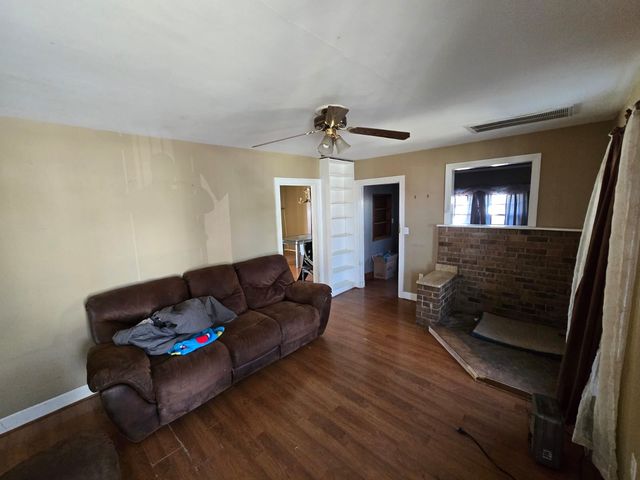 966 Greenwood Ct, Clarksville, TN 37040