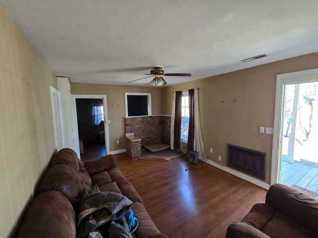 966 Greenwood Ct, Clarksville, TN 37040