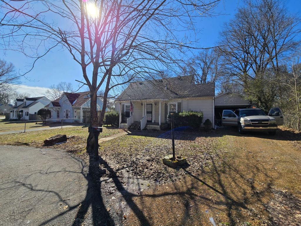 966 Greenwood Ct, Clarksville, TN 37040
