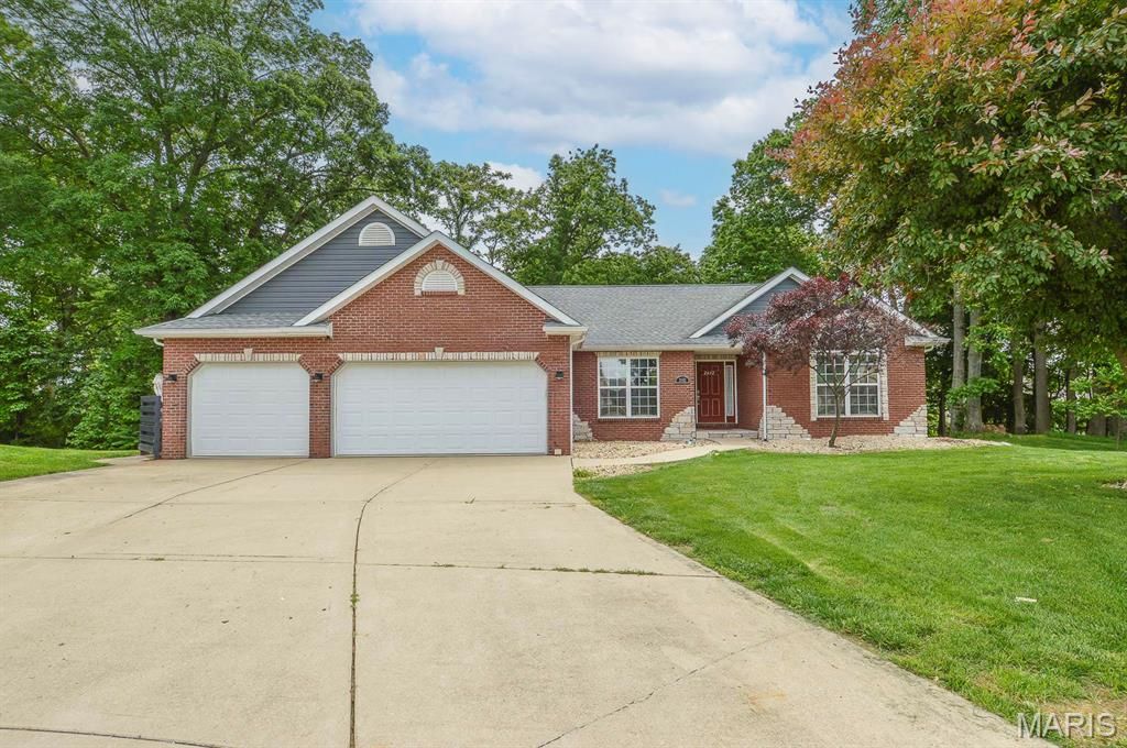 2452 Calico Lane, Maryville, IL 62062