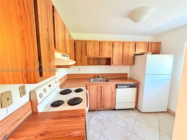 107 Gardens Dr 106, Pompano Beach, FL 33069