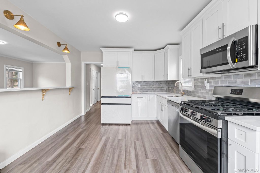 20 Dewitt Street, Valley Stream, NY 11580 — photo 2