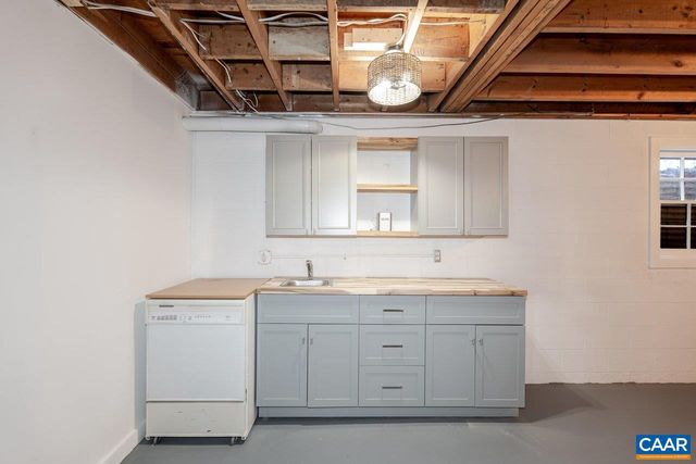 1408 N COALTER ST, Staunton, VA 24401