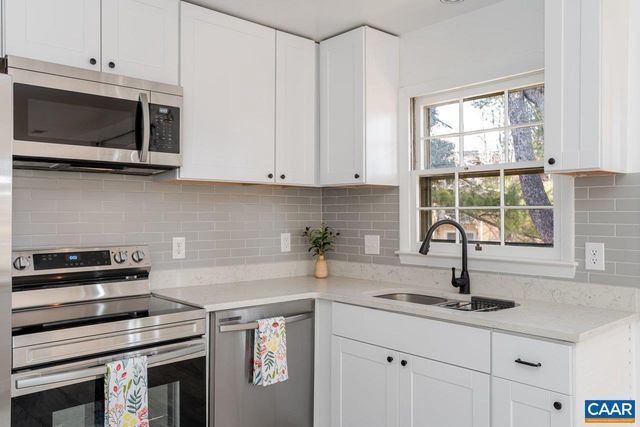 1408 N COALTER ST, Staunton, VA 24401