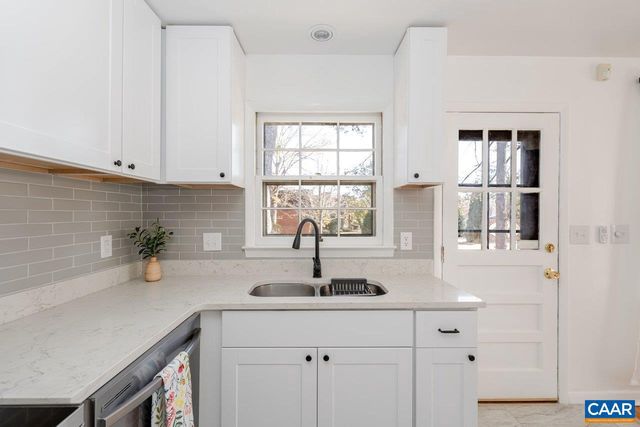 1408 N COALTER ST, Staunton, VA 24401