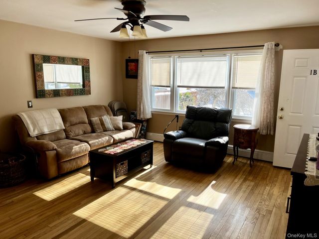 105 Finch Lane 1B, Islip, NY 11751