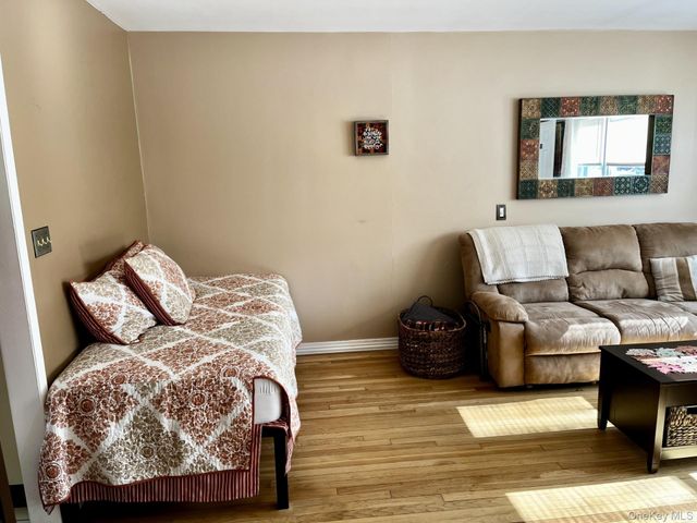 105 Finch Lane 1B, Islip, NY 11751