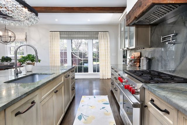 39 Worthington Rd, Brookline, MA 02446
