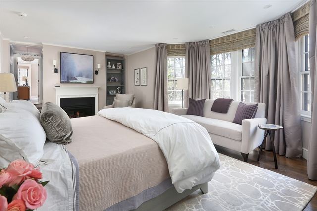 39 Worthington Rd, Brookline, MA 02446