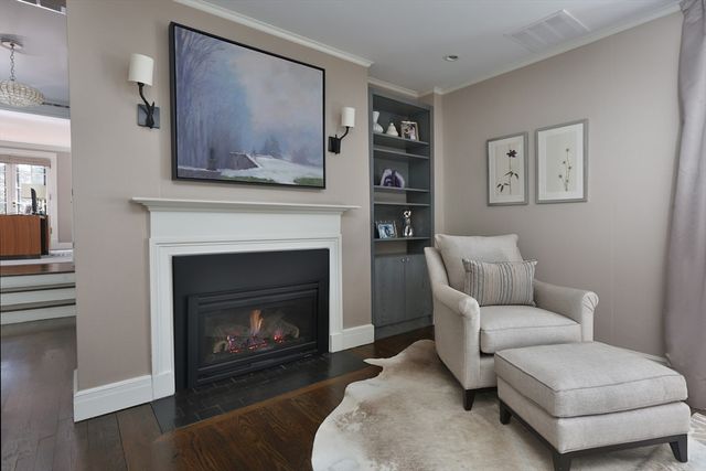 39 Worthington Rd, Brookline, MA 02446