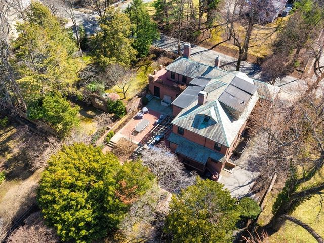 39 Worthington Rd, Brookline, MA 02446