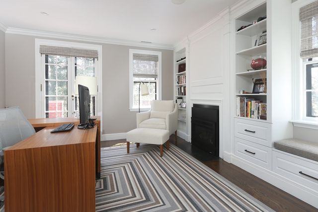 39 Worthington Rd, Brookline, MA 02446