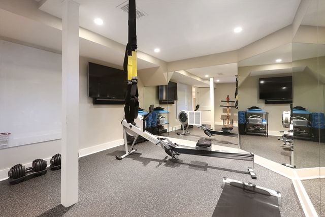 39 Worthington Rd, Brookline, MA 02446