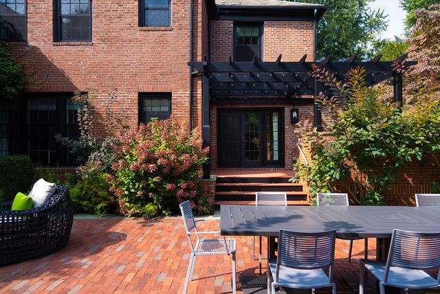 39 Worthington Rd, Brookline, MA 02446