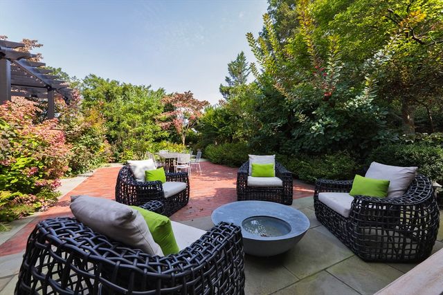 39 Worthington Rd, Brookline, MA 02446