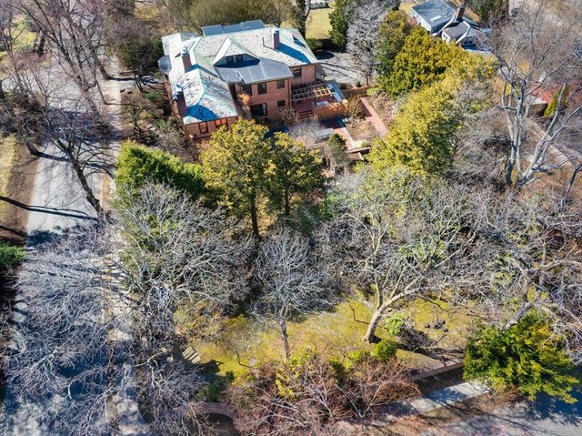 39 Worthington Rd, Brookline, MA 02446