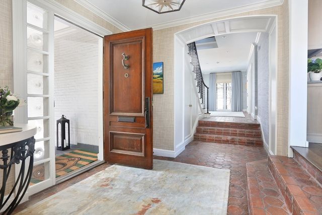 39 Worthington Rd, Brookline, MA 02446