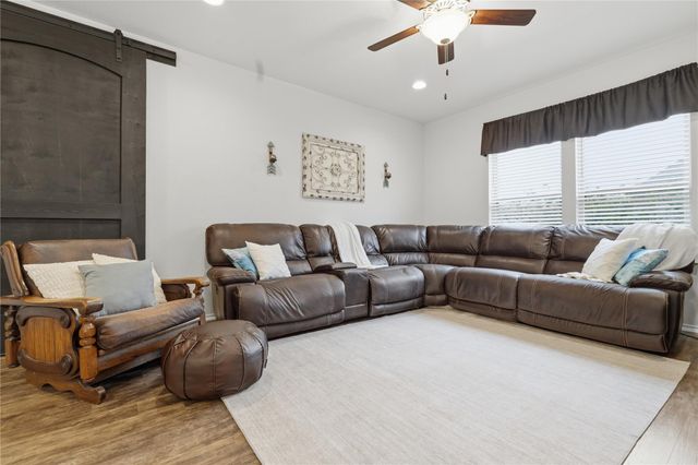167 Limonite LN, Liberty Hill, TX 78642