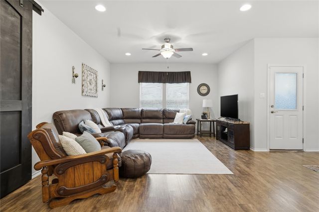 167 Limonite LN, Liberty Hill, TX 78642