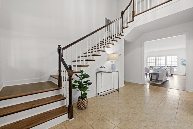 1118 Constitution Drive, Chattanooga, TN 37405