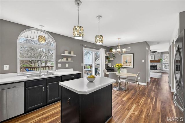 975 Arlington Glen Drive, Fenton, MO 63026