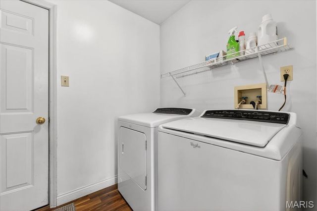 975 Arlington Glen Drive, Fenton, MO 63026