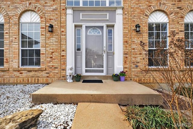 975 Arlington Glen Drive, Fenton, MO 63026