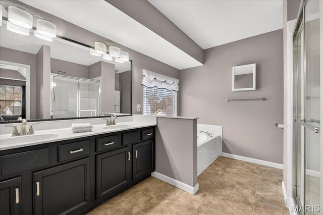 975 Arlington Glen Drive, Fenton, MO 63026