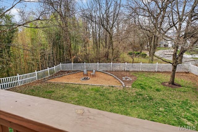 975 Arlington Glen Drive, Fenton, MO 63026