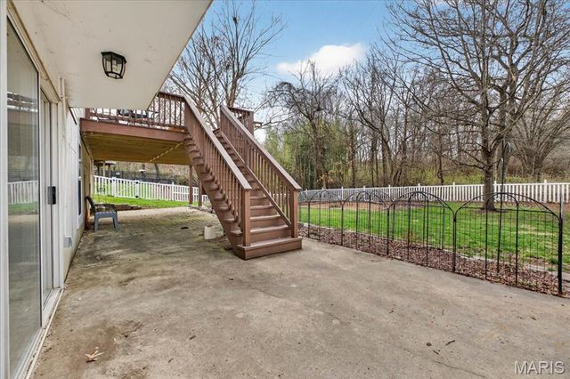 975 Arlington Glen Drive, Fenton, MO 63026