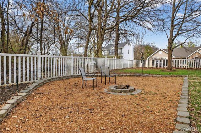 975 Arlington Glen Drive, Fenton, MO 63026