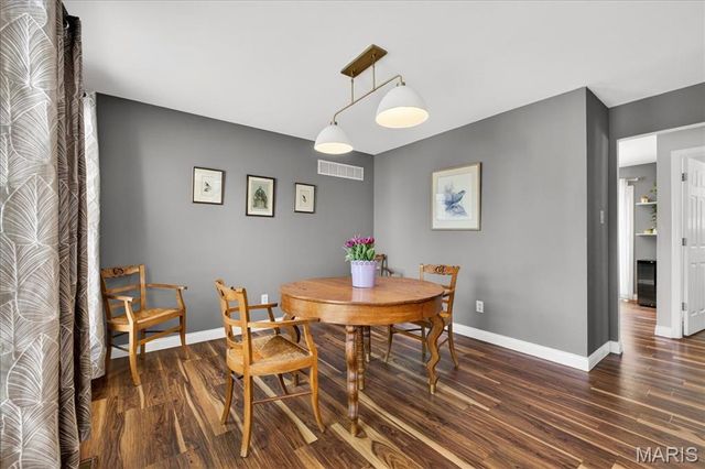 975 Arlington Glen Drive, Fenton, MO 63026