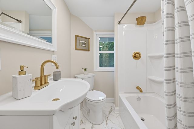 4 Ryan St, Randolph, MA 02368