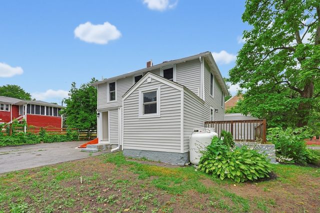 4 Ryan St, Randolph, MA 02368
