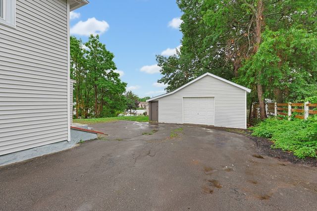 4 Ryan St, Randolph, MA 02368