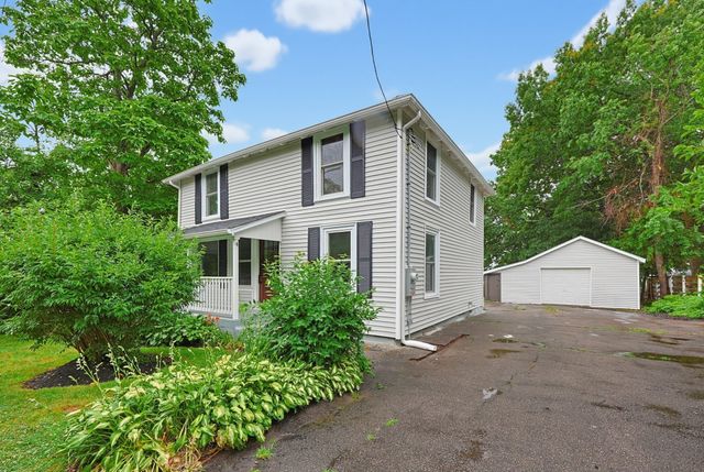 4 Ryan St, Randolph, MA 02368