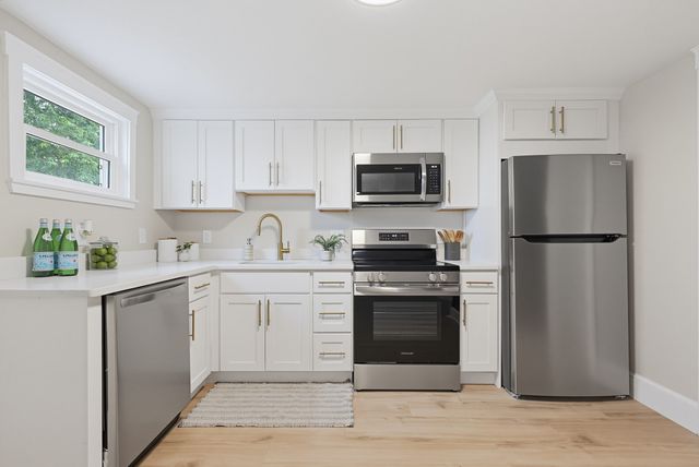 4 Ryan St, Randolph, MA 02368