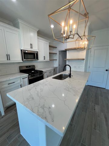 112 Capetown Circle, Conroe, TX 77356