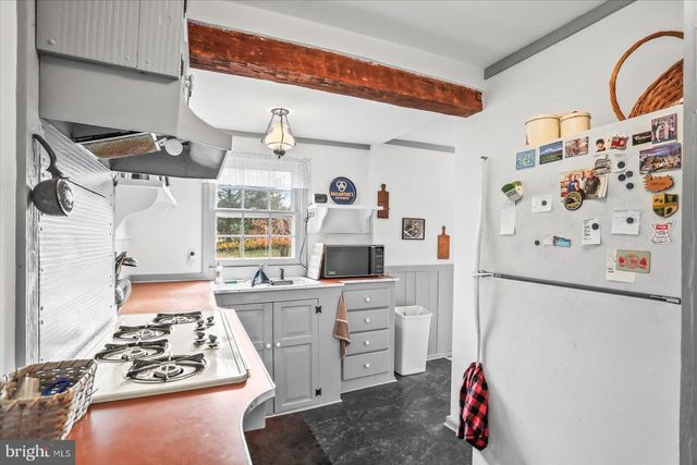 2299 BALTIMORE PIKE, Hanover, PA 17331