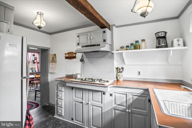 2299 BALTIMORE PIKE, Hanover, PA 17331