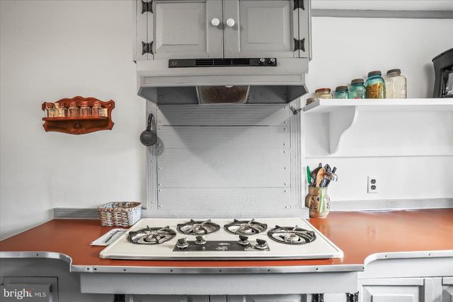 2299 BALTIMORE PIKE, Hanover, PA 17331