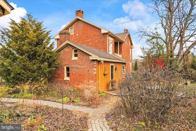 2299 BALTIMORE PIKE, Hanover, PA 17331