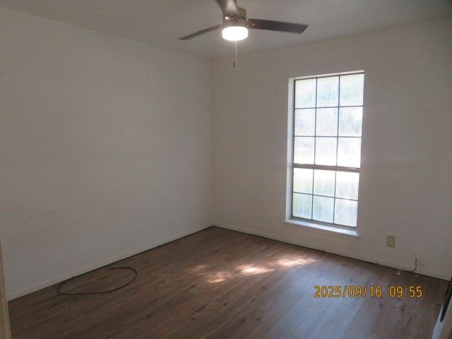 221 N 1st Street, Mabank, TX 75147