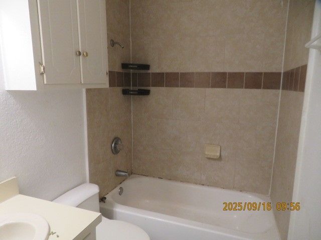 221 N 1st Street, Mabank, TX 75147