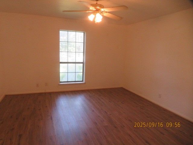221 N 1st Street, Mabank, TX 75147