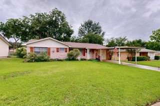 406 W Carolyn Drive, Garland, TX 75041